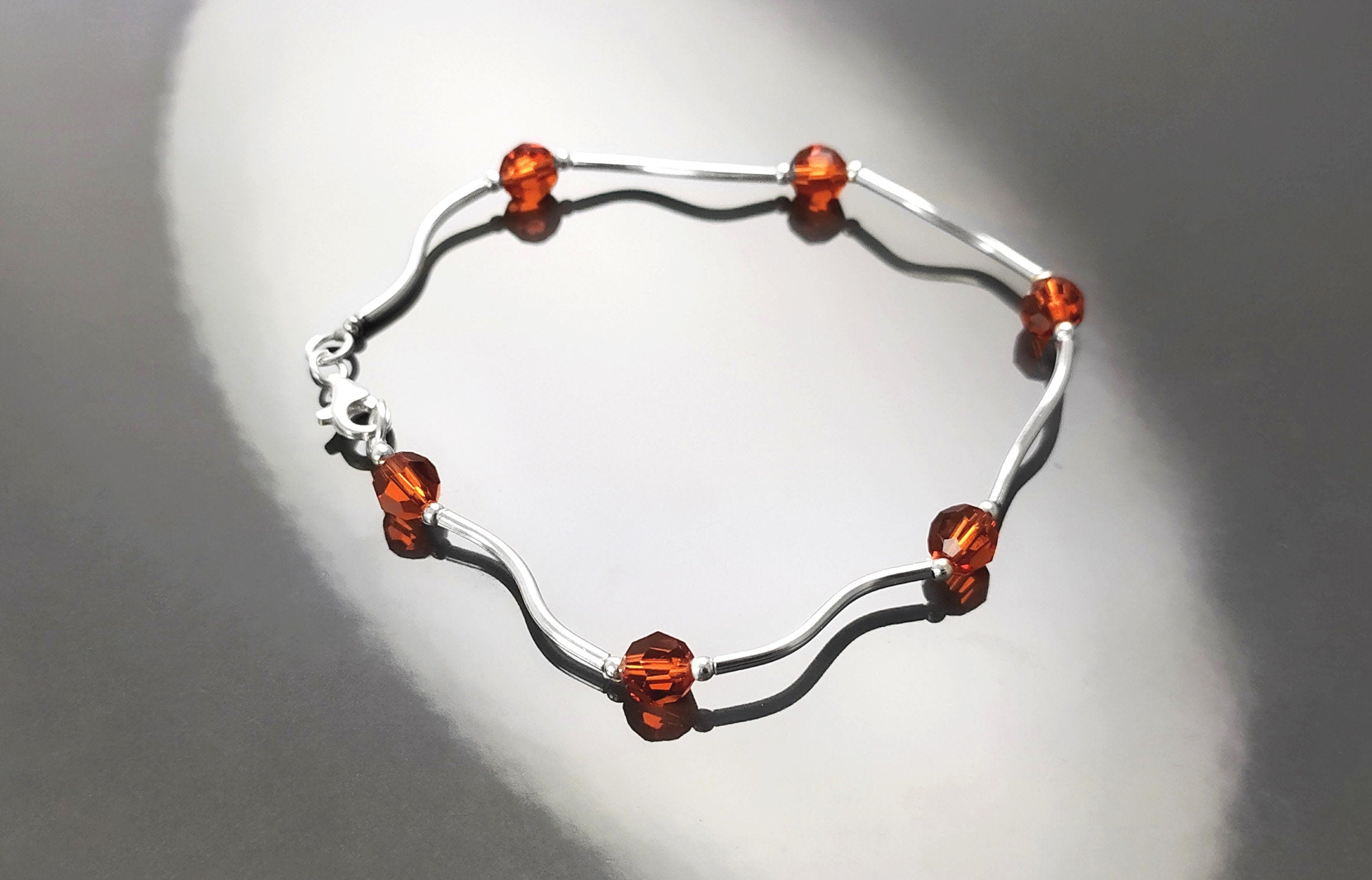 Red Cristal Bracelet, Sterling Silver 925 Parts, Beaded Stones Bracelet, Modern Jewelry, Small Red stone Bracelet, Minimalist Jewelry
