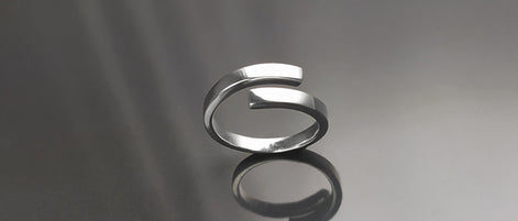 Open Crossing band Ring, Sterling Silver, Bypass Wrap Ring, Modern Wrapping jewelry, Square Wire Band Ring, Strong Square Cross Ring