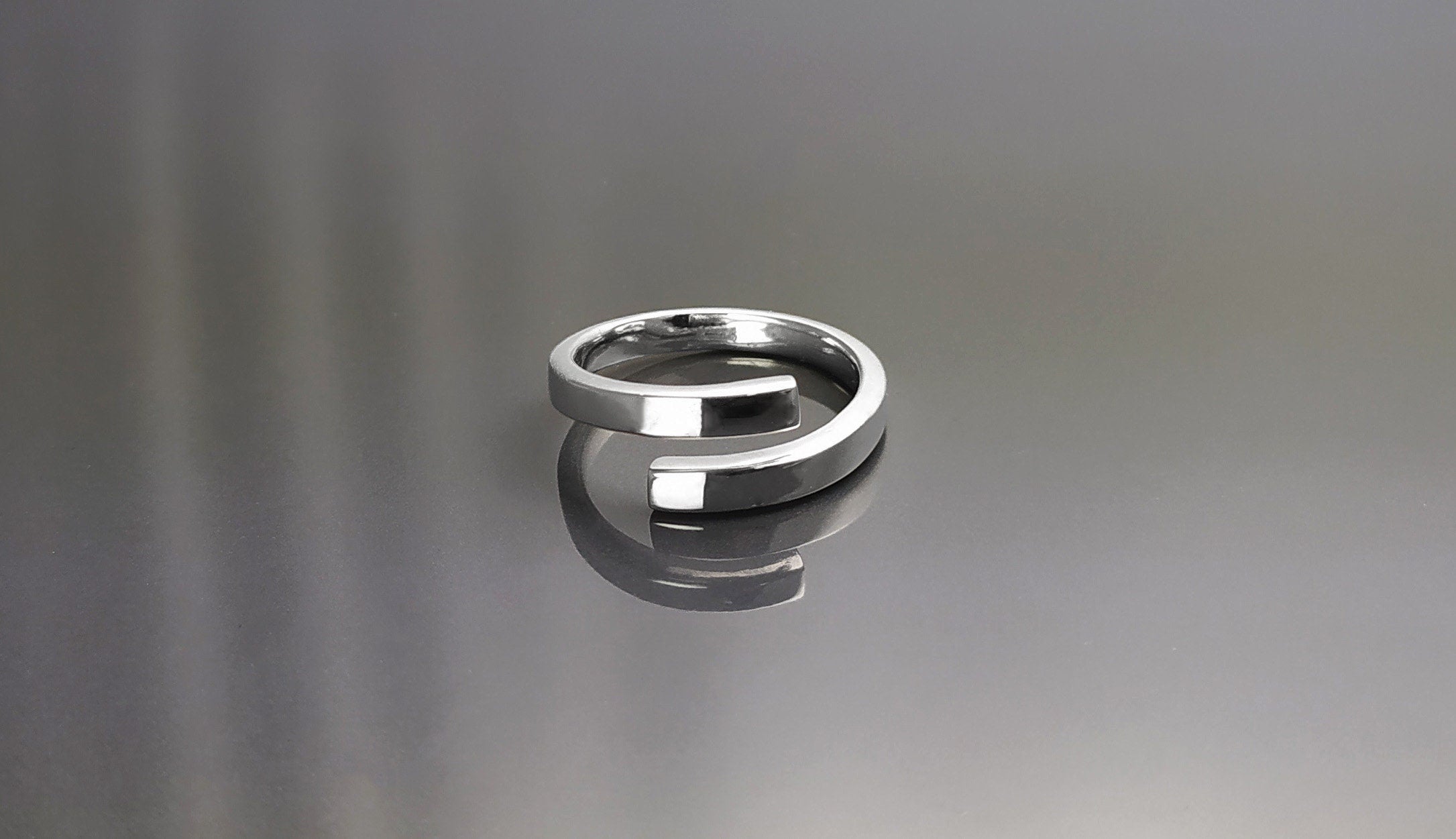 Open Crossing band Ring, Sterling Silver, Bypass Wrap Ring, Modern Wrapping jewelry, Square Wire Band Ring, Strong Square Cross Ring