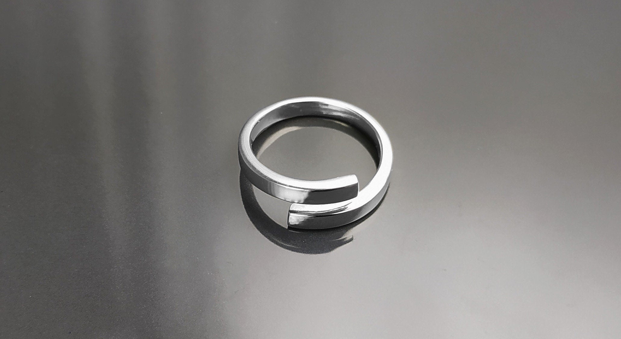 Open Crossing band Ring, Sterling Silver, Bypass Wrap Ring, Modern Wrapping jewelry, Square Wire Band Ring, Strong Square Cross Ring