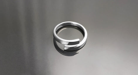 Open Crossing band Ring, Sterling Silver, Bypass Wrap Ring, Modern Wrapping jewelry, Square Wire Band Ring, Strong Square Cross Ring