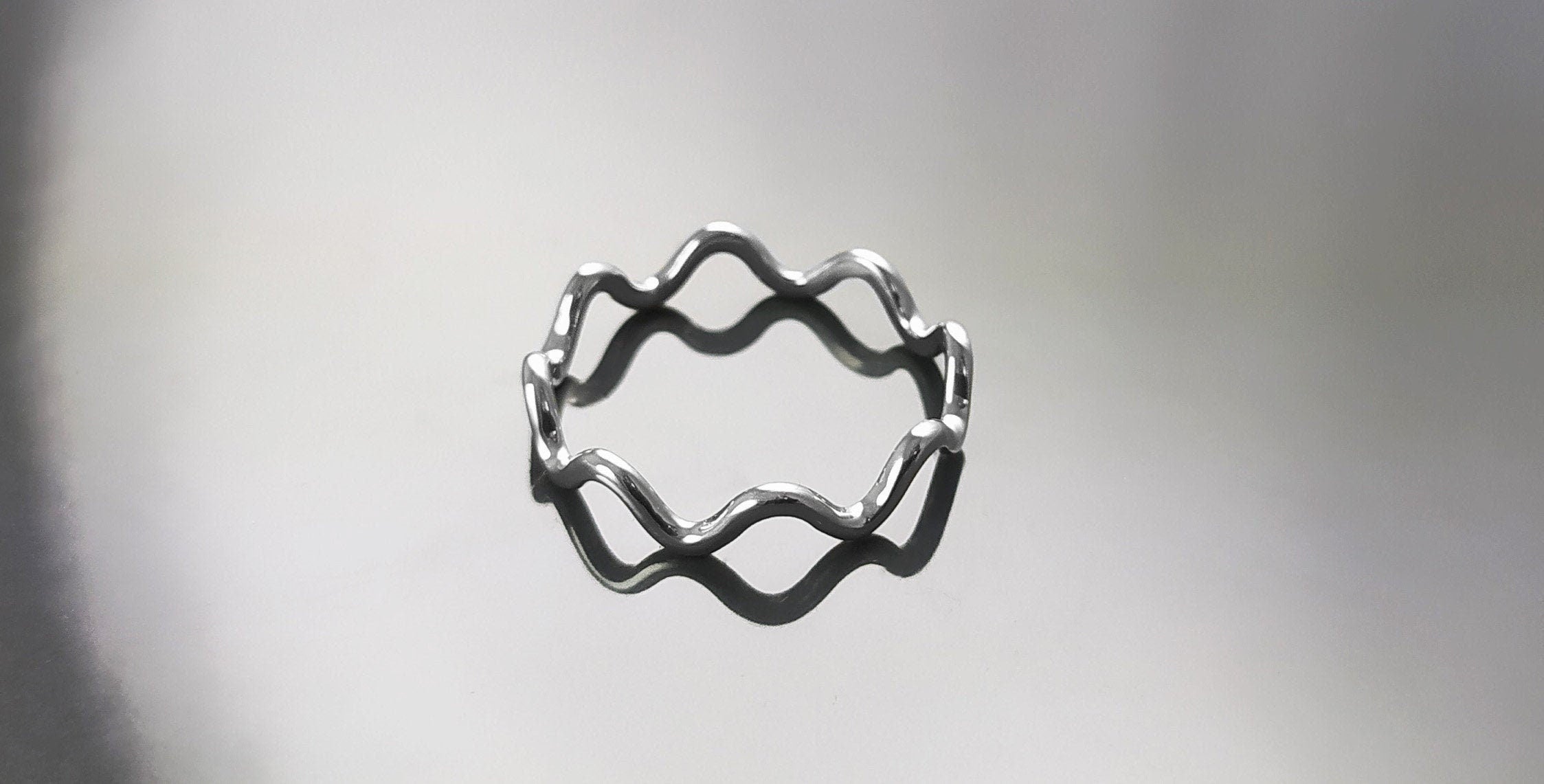 Wave Band Ring, Sterling Silver, Twisted Wavy Band, Waves ring, Wave Band Ring, Beat Ring, Twisty Ring, Undulating ring, Stackable Ring