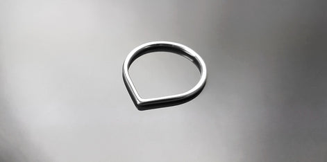 Chevron ring, sterling silver, Thorn pointy ring, V Band Ring, Spike Ring, Pick Ring, Stackable Peak Modern Minimalist Ring