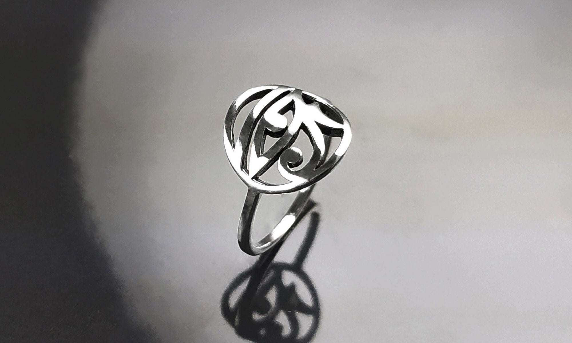 Sterling Silver Eye of Horus Ring, Ancient Egyptian Talisman Jewelry