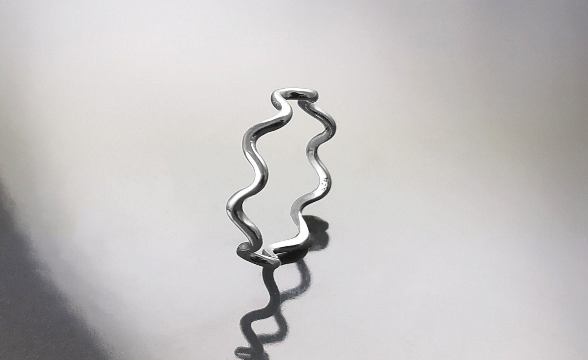 Wave Band Ring, Sterling Silver, Twisted Wavy Band, Waves ring, Wave Band Ring, Beat Ring, Twisty Ring, Undulating ring, Stackable Ring
