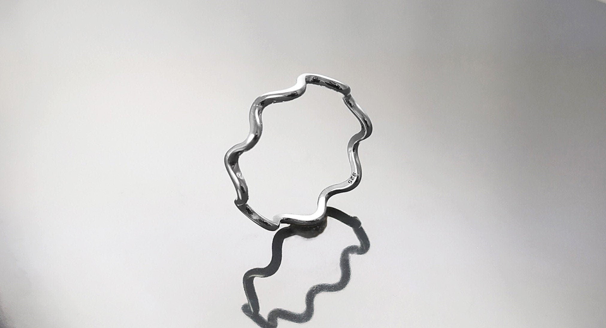 Wave Band Ring, Sterling Silver, Twisted Wavy Band, Waves ring, Wave Band Ring, Beat Ring, Twisty Ring, Undulating ring, Stackable Ring