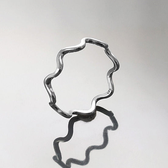 Wave Band Ring, Sterling Silver, Twisted Wavy Band, Waves ring, Wave Band Ring, Beat Ring, Twisty Ring, Undulating ring, Stackable Ring