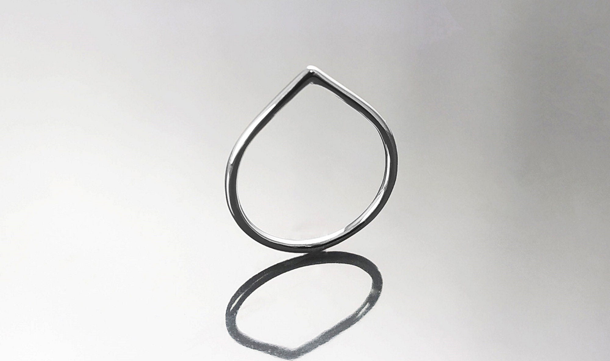 Chevron ring, sterling silver, Thorn pointy ring, V Band Ring, Spike Ring, Pick Ring, Stackable Peak Modern Minimalist Ring