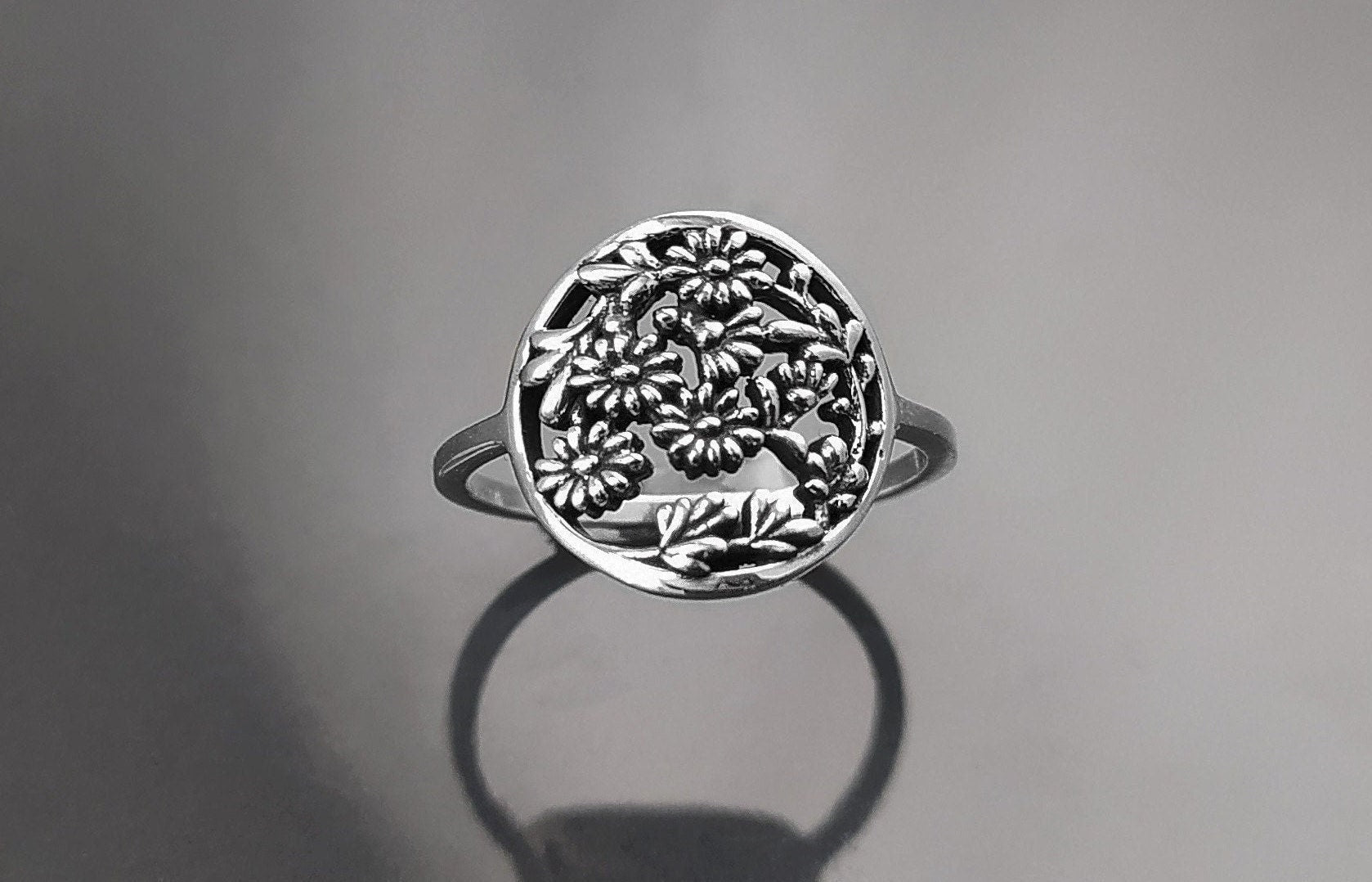 Flower Daisy Ring, Sterling Silver, Daisies Pattern, Floral Jewelry, Flower Wreath Ring, Bouquet of Flowers Crown Ring, Spring Jewelry