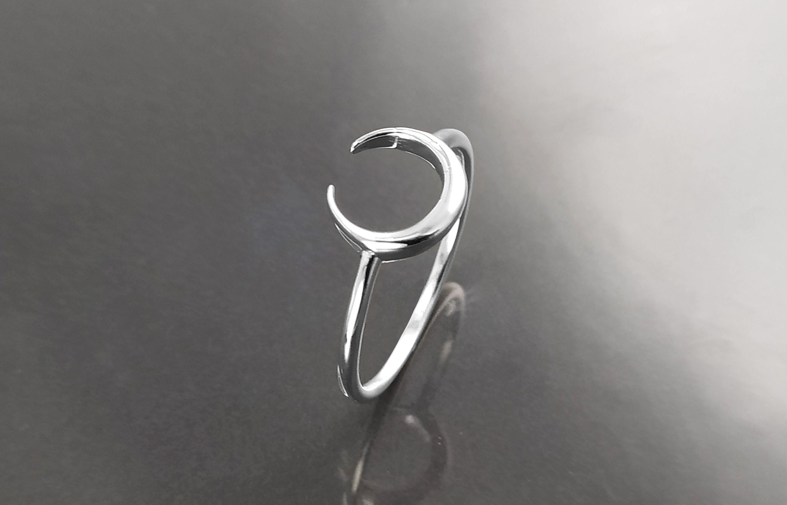 Crescent Moon Ring, Sterling Silver, Lunar Space Ring, Celestial Jewelry, Astronomy Moon Band, Cosmic Moon Universe Gift, Astrology gift