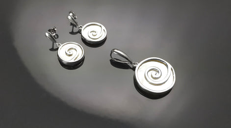 Shell Spiral Earrings Set, Sterling Silver 925, White Mother of Pearl Jewelry, Geometric Round Earrings and Pendant Set, Modern Disc Jewelry