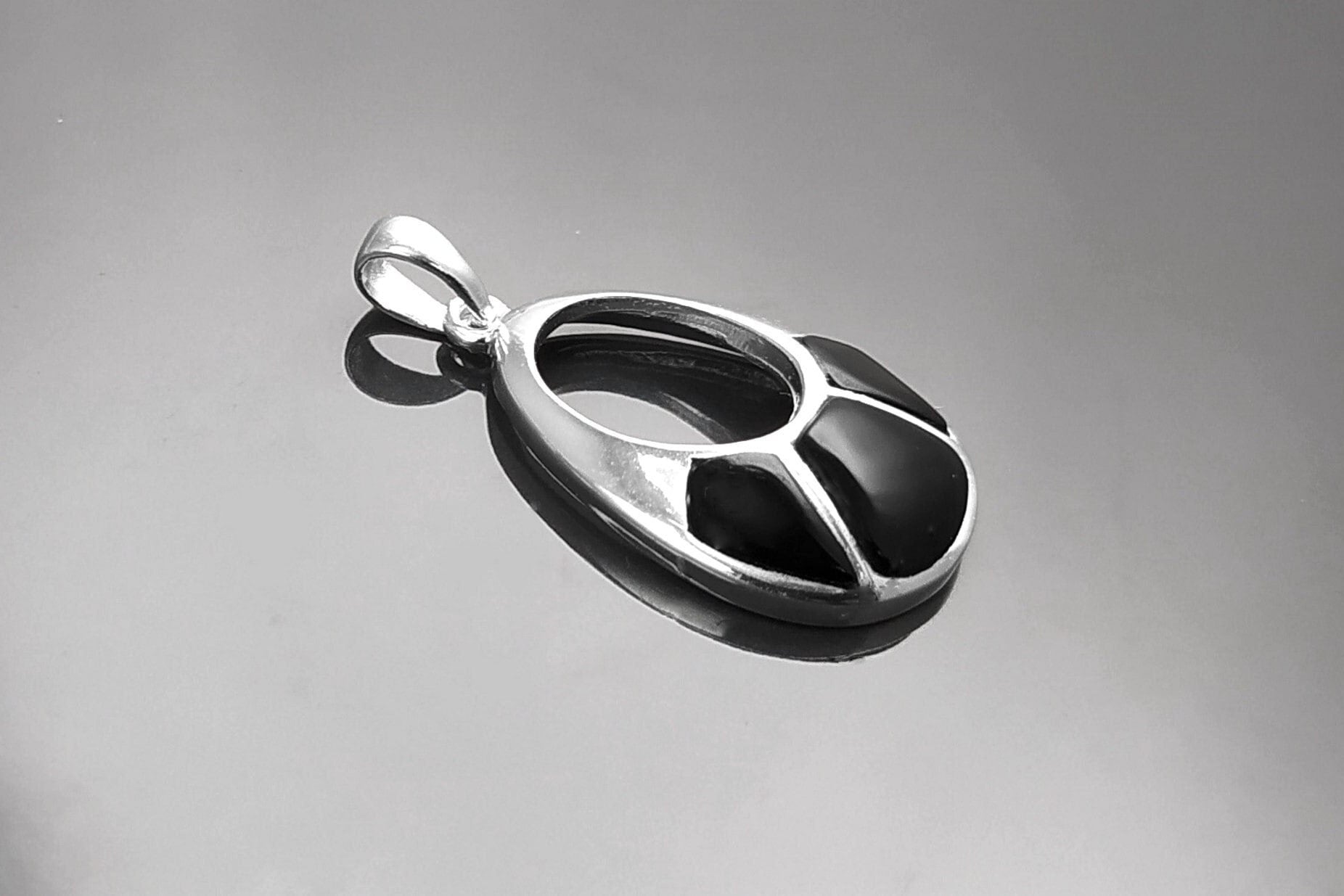 Black Stone Pendant - Sterling Silver, Oval Almond Shape Onyx , Bright Black Stones Dangle Drop Pendant , Modern Geometric Jewelry