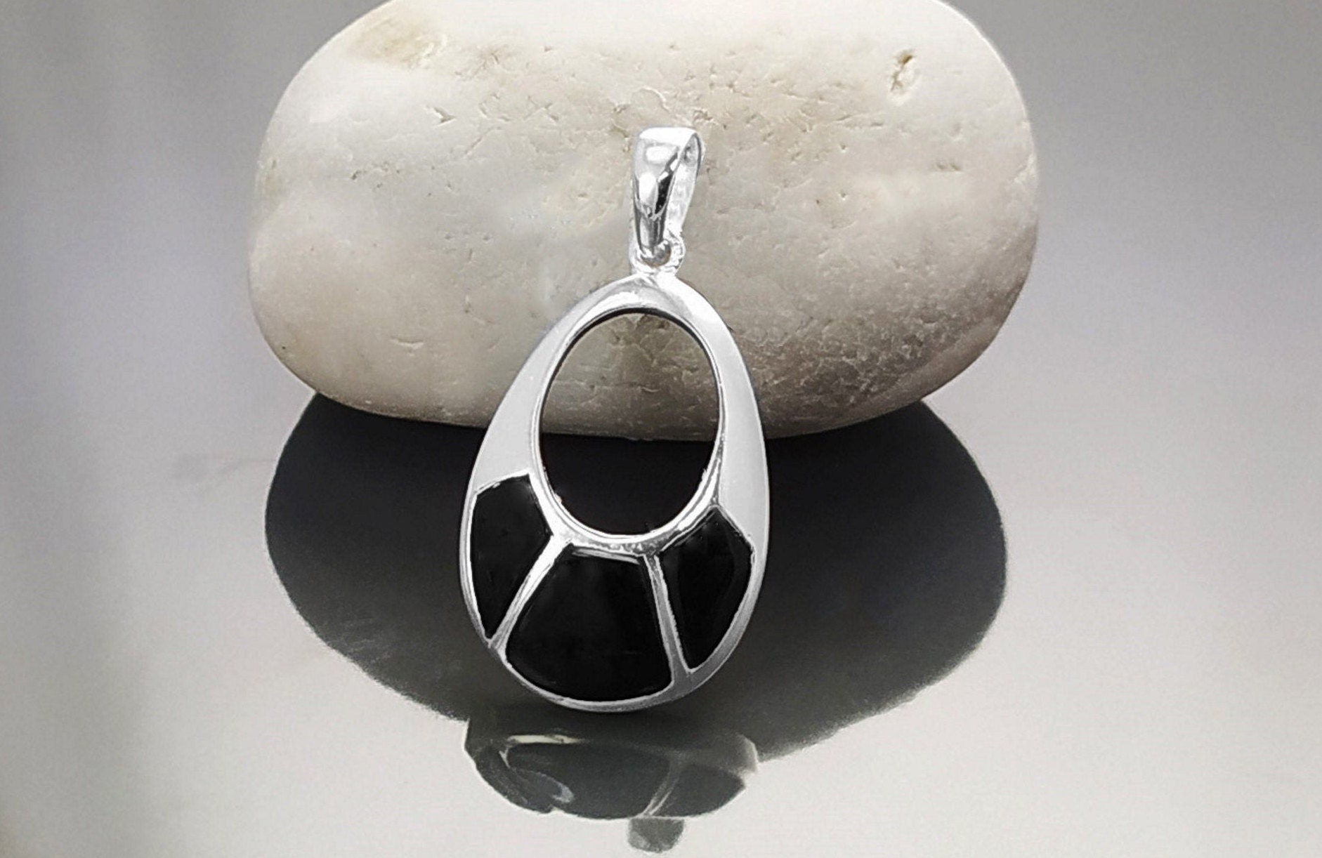 Black Stone Pendant - Sterling Silver, Oval Almond Shape Onyx , Bright Black Stones Dangle Drop Pendant , Modern Geometric Jewelry
