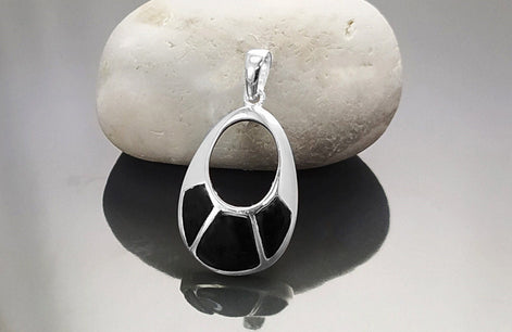 Black Stone Pendant - Sterling Silver, Oval Almond Shape Onyx , Bright Black Stones Dangle Drop Pendant , Modern Geometric Jewelry