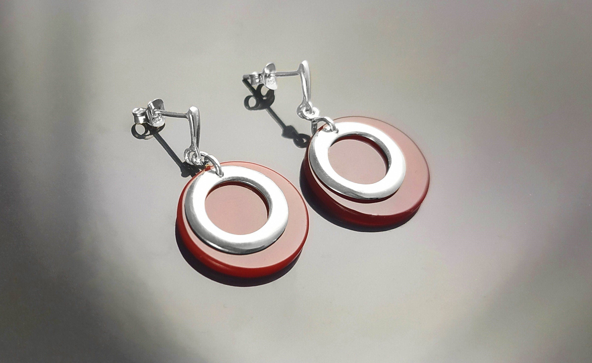 Red Dangle Round Earrings , Sterling Silver, Red Agate Stone Discs, Modern Geometric Earrings, Minimalist Women Gemstone Jewelry