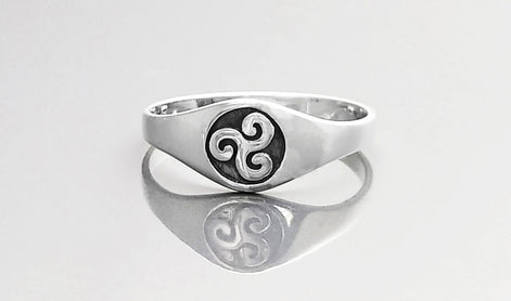Triskele Ring, Silver 925, Celtic Triskell Symbol, Triskelion Jewelry, Traditional Geometric Triple Spiral, Unisex Gift, Small Signet Ring