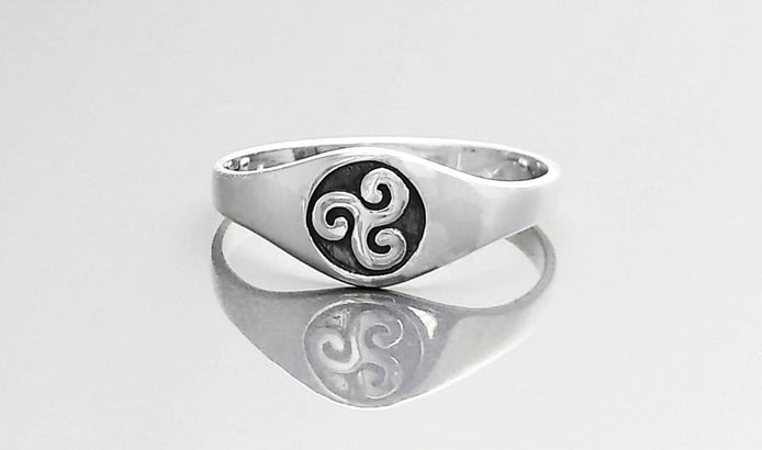 Triskele Ring, Silver 925, Celtic Triskell Symbol, Triskelion Jewelry, Traditional Geometric Triple Spiral, Unisex Gift, Small Signet Ring