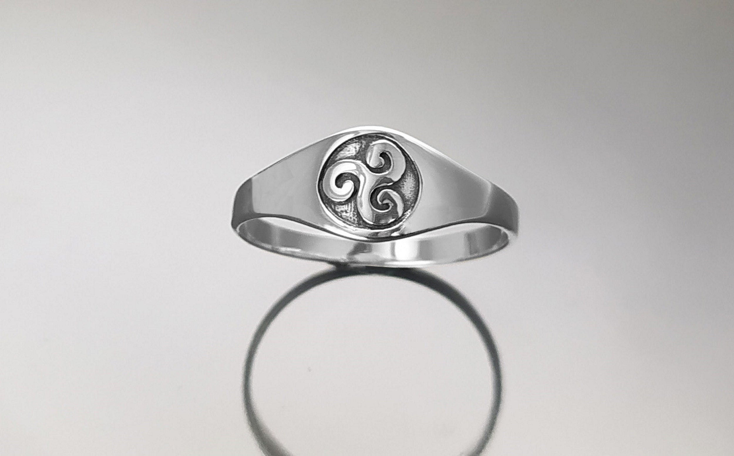 Triskele Ring, Silver 925, Celtic Triskell Symbol, Triskelion Jewelry, Traditional Geometric Triple Spiral, Unisex Gift, Small Signet Ring