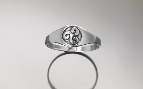 Triskele Ring, Silver 925, Celtic Triskell Symbol, Triskelion Jewelry, Traditional Geometric Triple Spiral, Unisex Gift, Small Signet Ring
