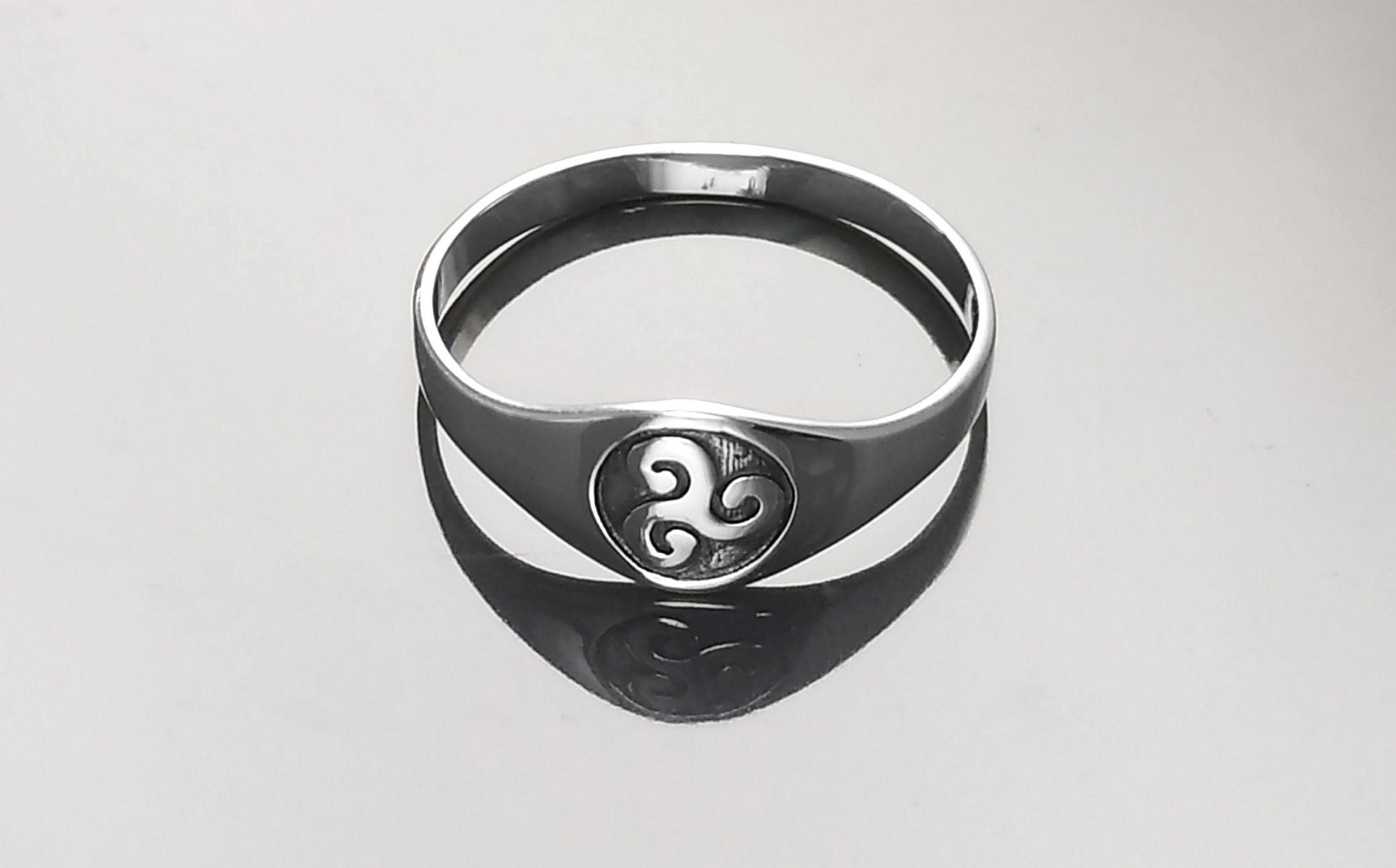 Triskele Ring, Silver 925, Celtic Triskell Symbol, Triskelion Jewelry, Traditional Geometric Triple Spiral, Unisex Gift, Small Signet Ring
