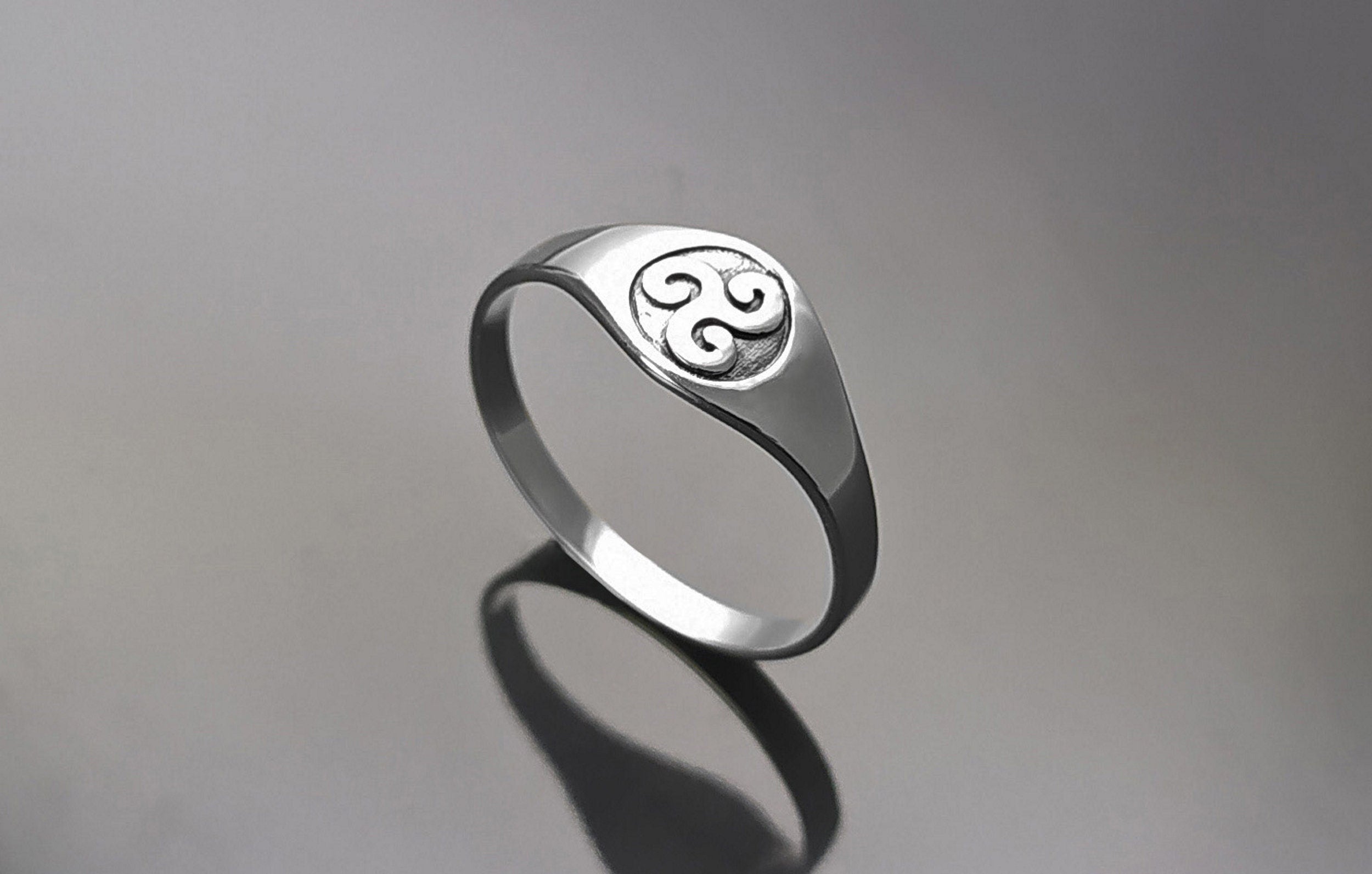 Triskele Ring, Silver 925, Celtic Triskell Symbol, Triskelion Jewelry, Traditional Geometric Triple Spiral, Unisex Gift, Small Signet Ring