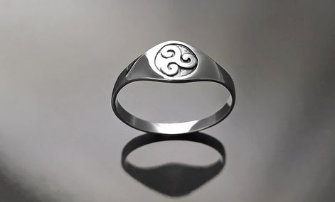 Triskele Ring, Silver 925, Celtic Triskell Symbol, Triskelion Jewelry, Traditional Geometric Triple Spiral, Unisex Gift, Small Signet Ring