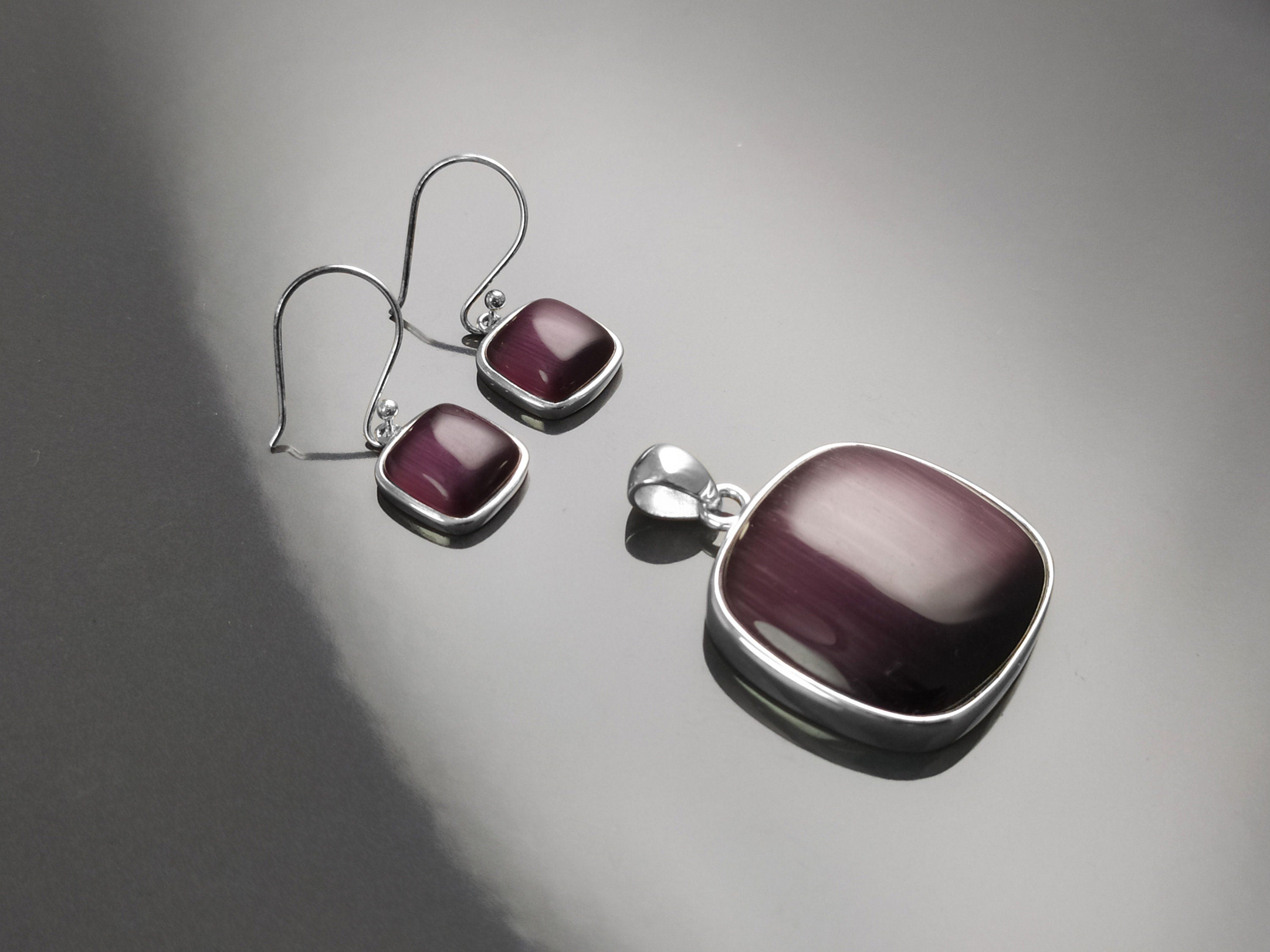 Purple Stone Sterling Pendant, Sterling Silver, Cat's Eyes Gemstone, Geometric Minimalist Design Round Jewelry, Statement Violet Necklace