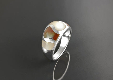 Beautiful MOP Wave Ring, Two Colors Shell Band Ring, Silver Ring, 925 Sterling Silver, Large Ring, Domed Silver Ring, Mother of Pearl.