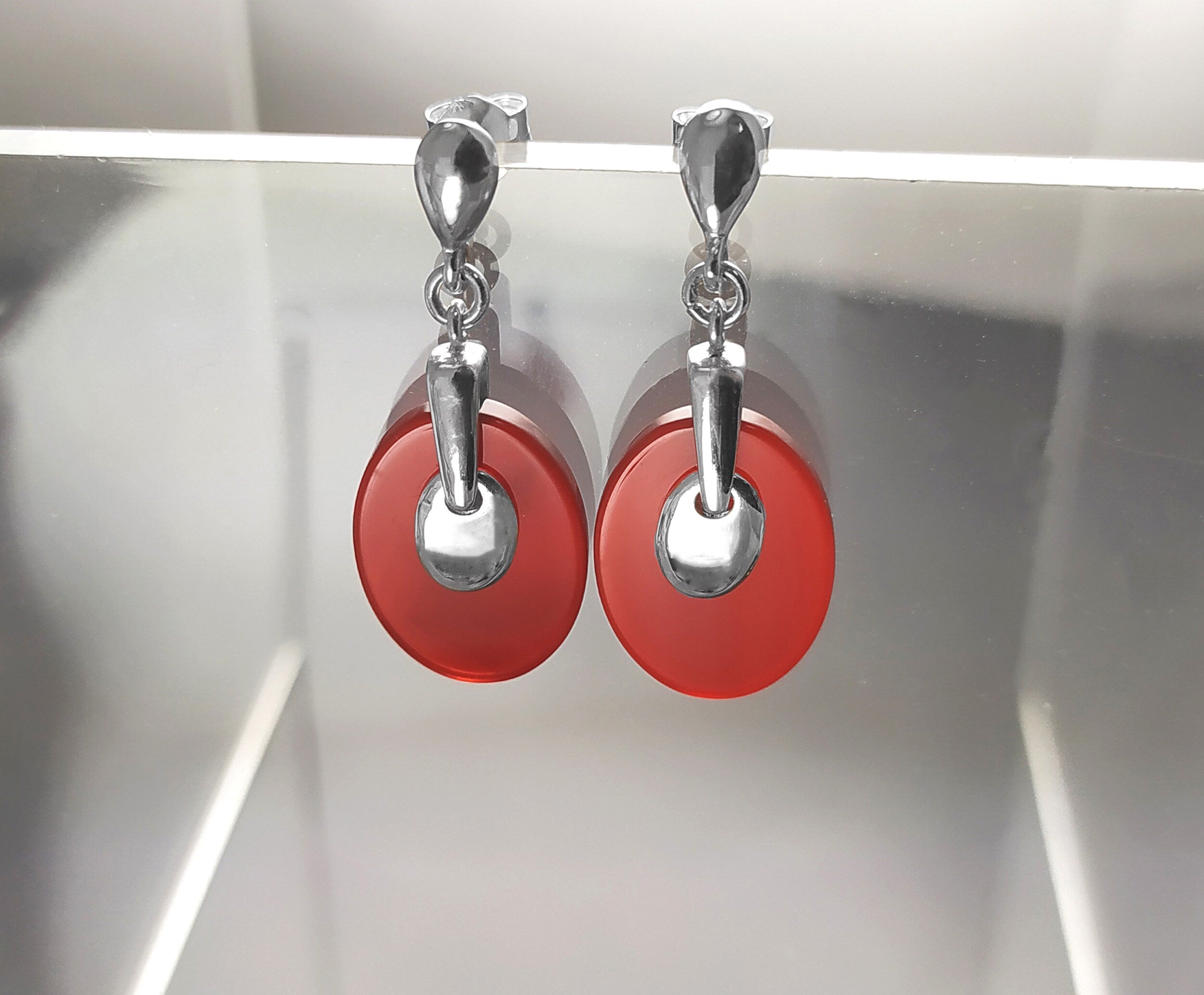 Red Agate Earrings, Sterling Silver, Geometric Ovale Shape, Flat Stone, Earrings Pendant Set for Fashion Look in RED. Red Agate Birthstone.