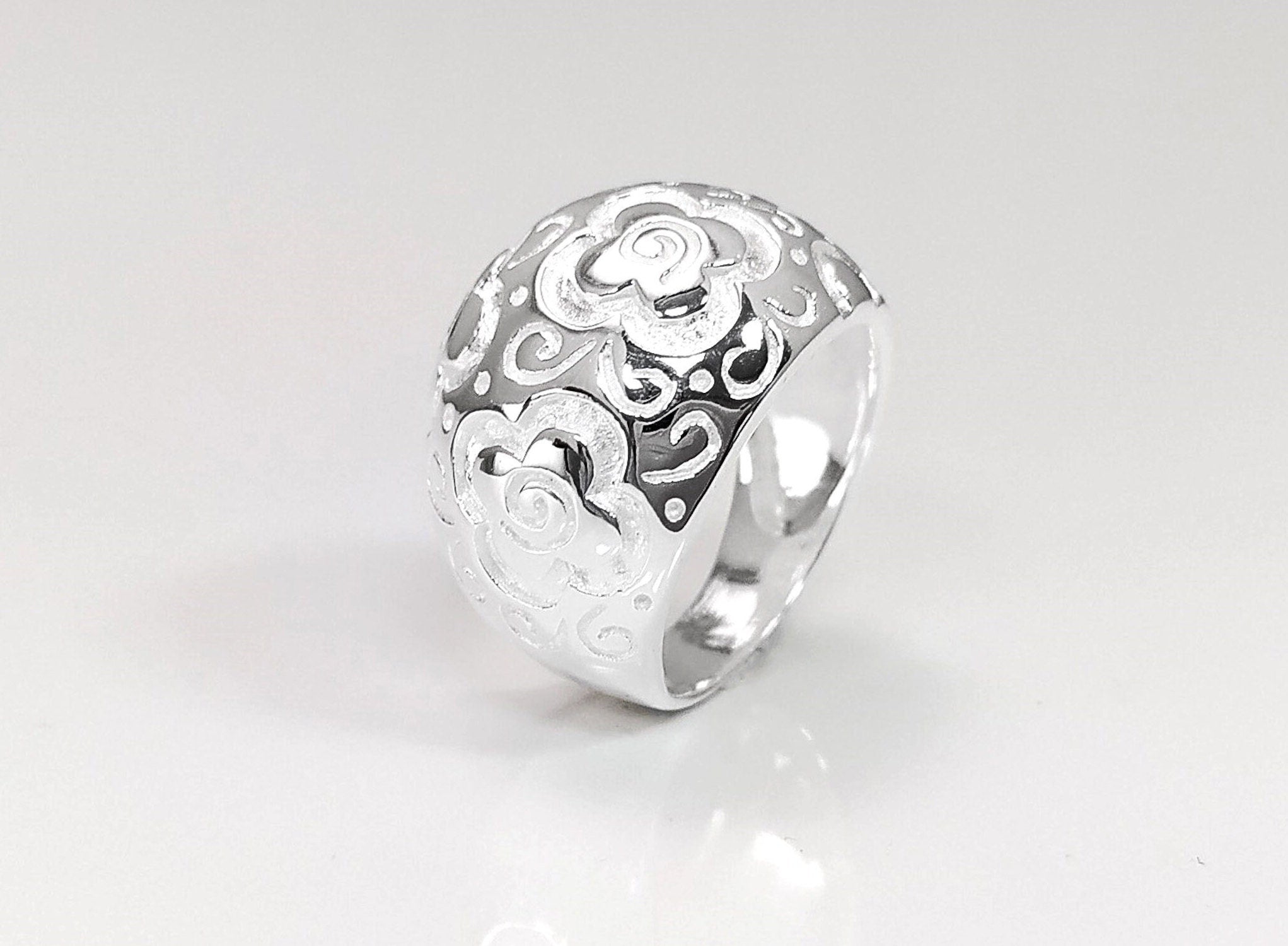 70's Flower Ring - Sterling Silver, engraved floral nature Flowers Pattern - Hipster Boho Flower Power Wide Domed Band Ring