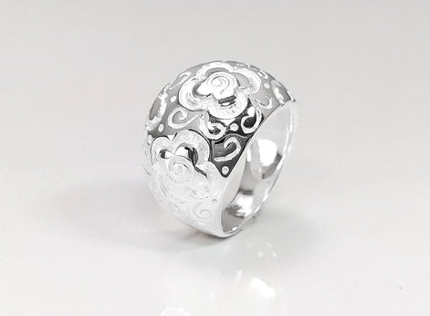 70's Flower Ring - Sterling Silver, engraved floral nature Flowers Pattern - Hipster Boho Flower Power Wide Domed Band Ring