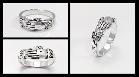 Bague argent 925 FEDE symbole de fidélité et de confiance mutuelle.
Alliance argent pour s'unir simplement.
Deux mains se serrent mutuellement pour sceller une union sacrée.
vue multiples.
Qualité artisanale sûre. Local. Durable. Boutique de confiance recommandée.