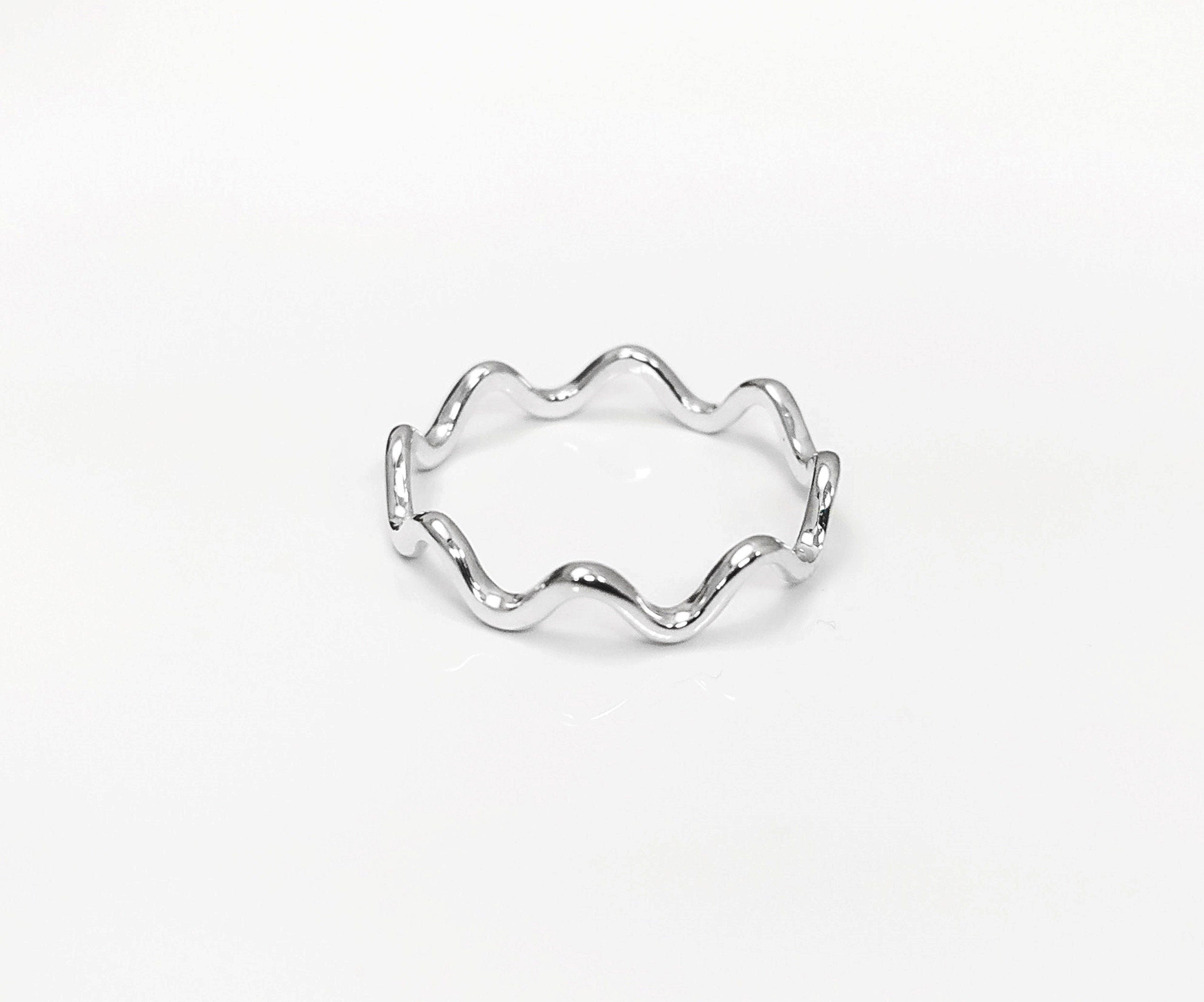 Wave Band Ring, Sterling Silver, Twisted Wavy Band, Waves ring, Wave Band Ring, Beat Ring, Twisty Ring, Undulating ring, Stackable Ring