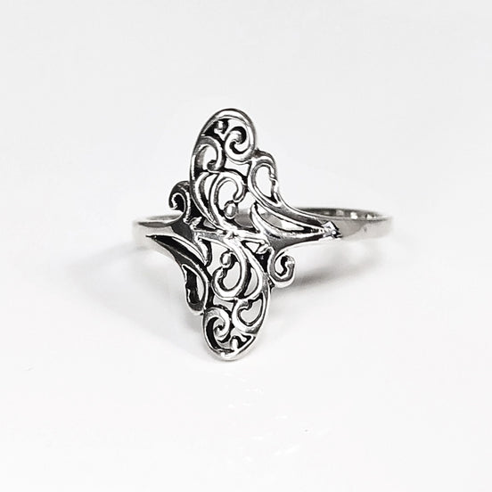 Oval Filigree Ring, Sterling Silver, Vintage Style, Intricate Lace, Small Oval Form, Victorian Ring, Dainty Filigree Ring, Popular ring,Gift