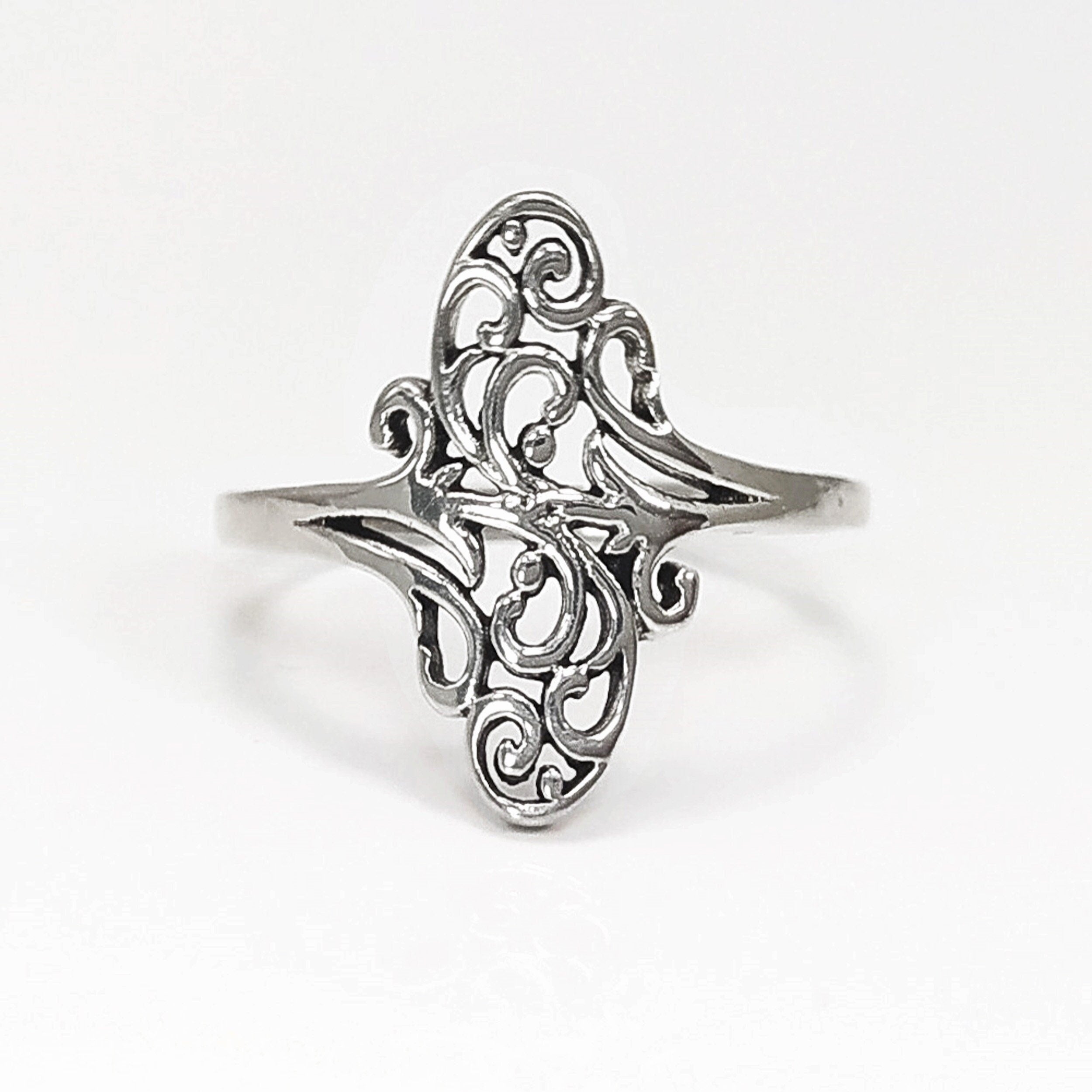 Oval Filigree Ring, Sterling Silver, Vintage Style, Intricate Lace, Small Oval Form, Victorian Ring, Dainty Filigree Ring, Popular ring,Gift