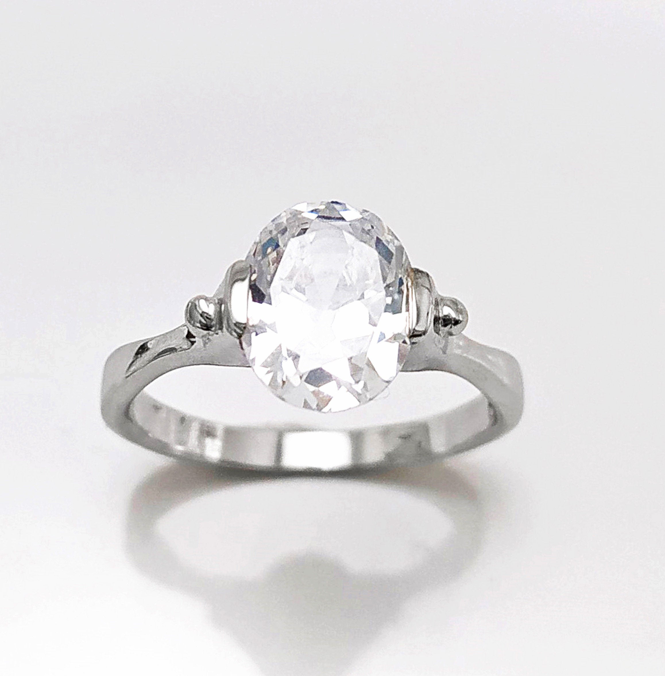 Oval Solitaire Ring, Sterling Silver, Original Oval Setting Ring, 1.5ct White Clear Stone (CZ), Modern Design Jewelry