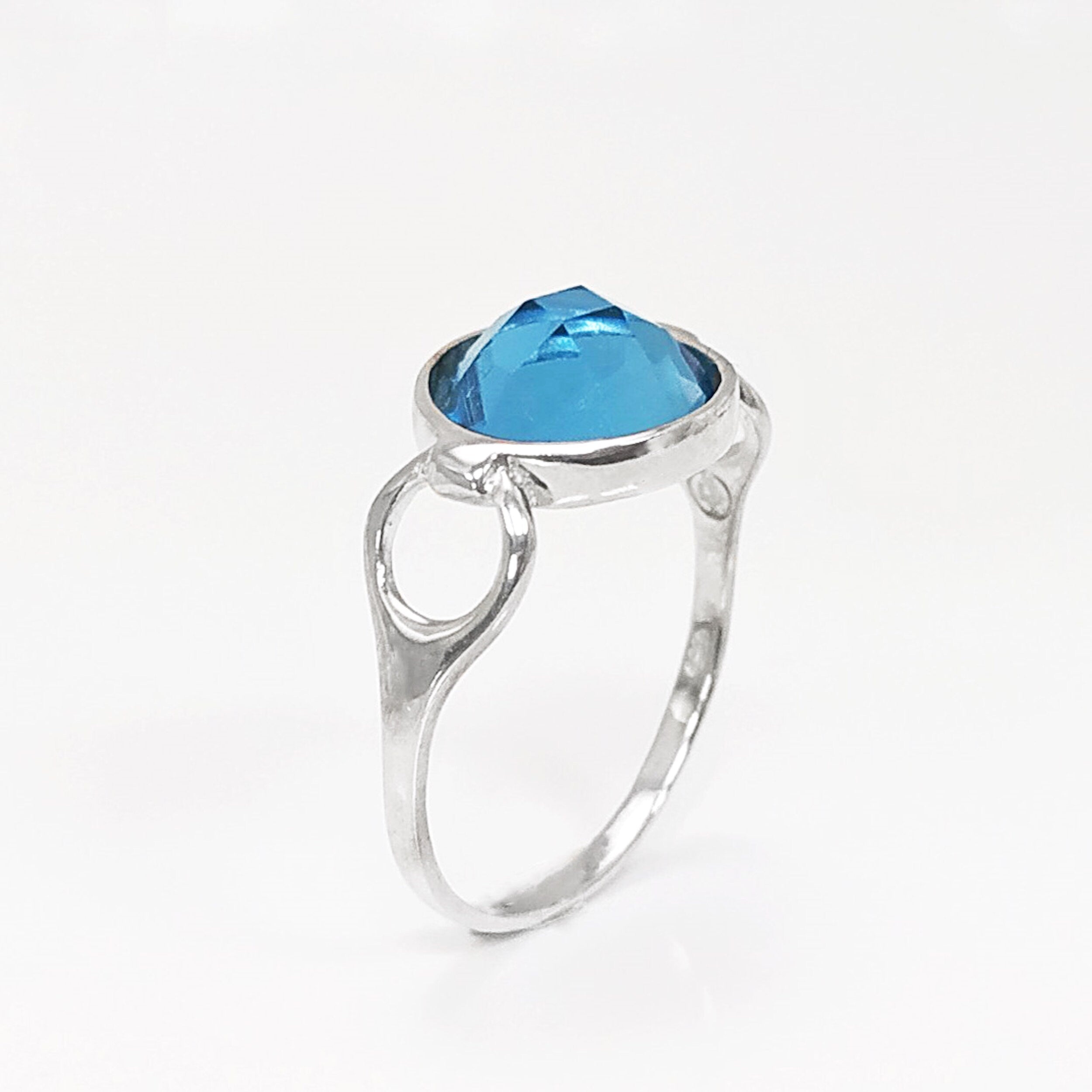 Blue Round Ring, Sterling Silver, Blue Aquamarine Color Stone (CZ), Faceted Round Cushion, Modern Ring, Unusual Original Setting,