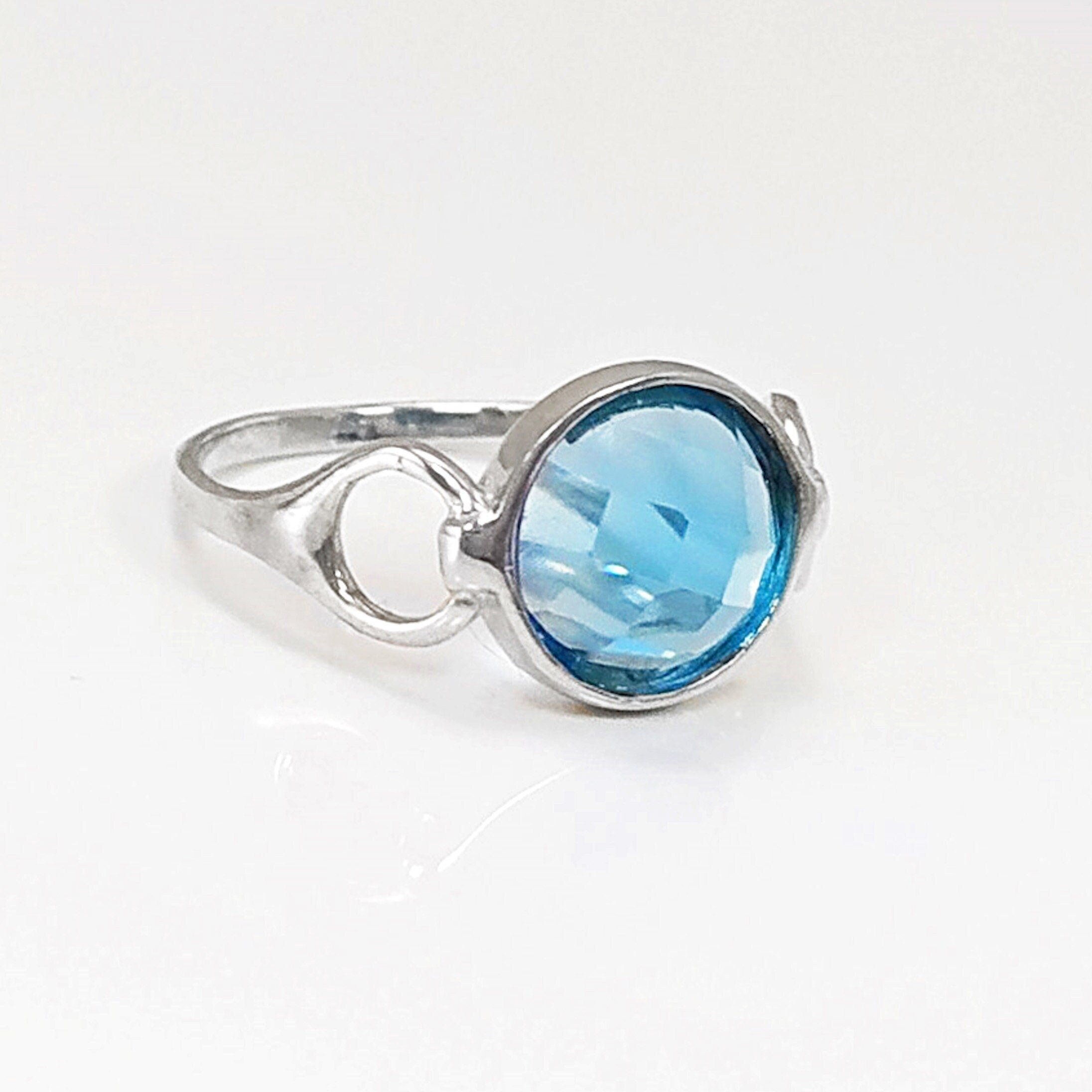 Blue Round Ring, Sterling Silver, Blue Aquamarine Color Stone (CZ), Faceted Round Cushion, Modern Ring, Unusual Original Setting,