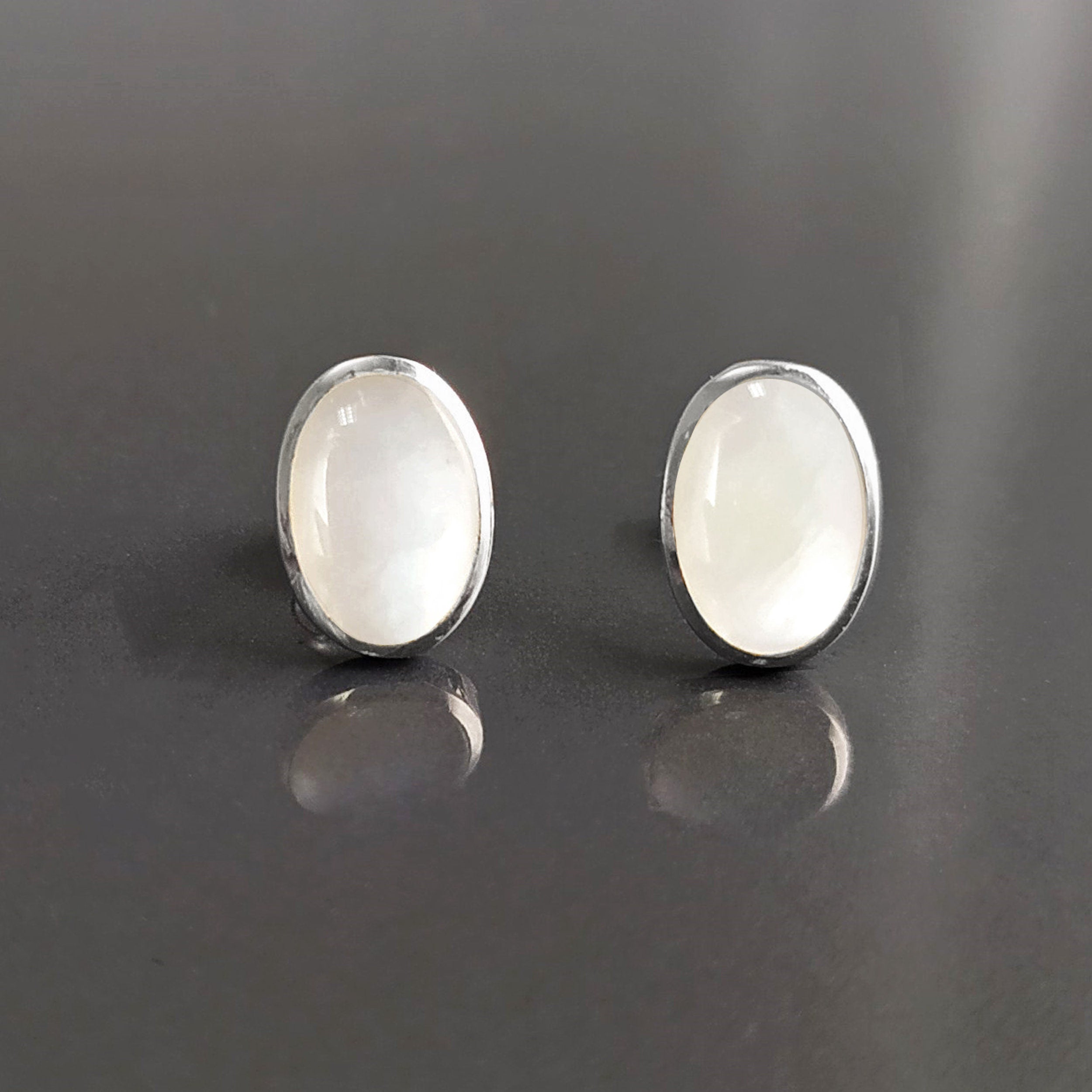 Flat Oval Pendant, Sterling Silver Genuine Mother of Pearl Gemstone with Rainbow reflection, Small Everyday jewelry, Modern Minimalist Style