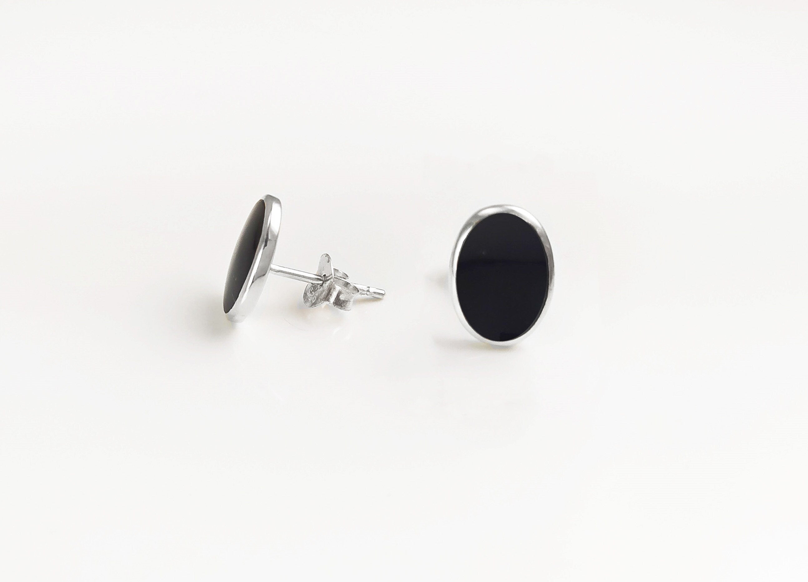 Flat Oval Pendant, Sterling Silver Genuine Black Onyx Gemstone, Small Everyday jewelry, Modern Minimalist Style, Minimalist Stone Pendent.