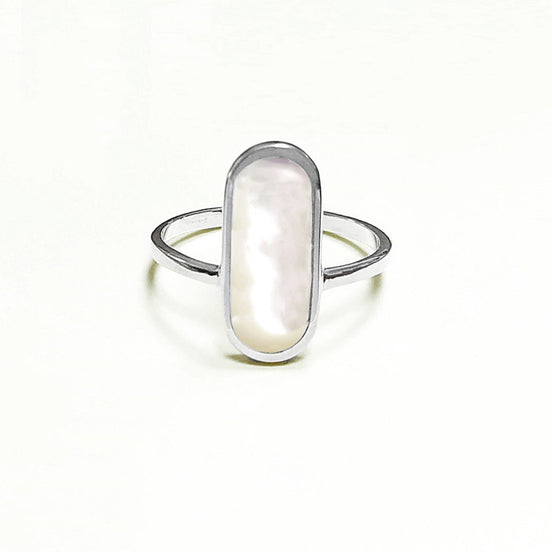 Bague Nacre Ovale Plate Argent 925, véritable Nacre Perlière ovale reflets irisés, bijoux pour tous les jours, style minimaliste moderne