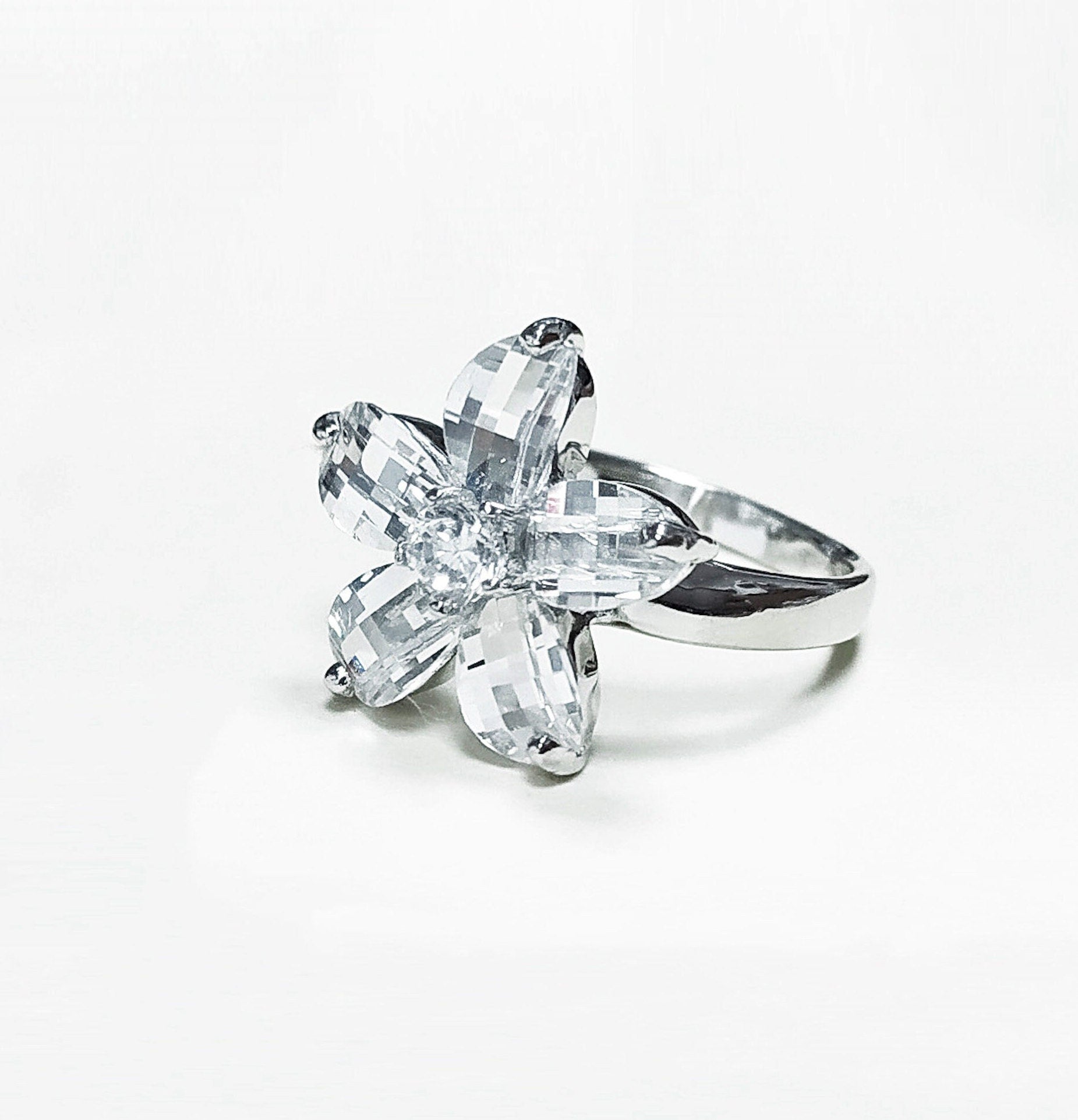 Flower Ring Sterling Silver 925, Clear white Stones color faceted Zirconia Cz , Modern Five Petals Stone Flowers Jewelry