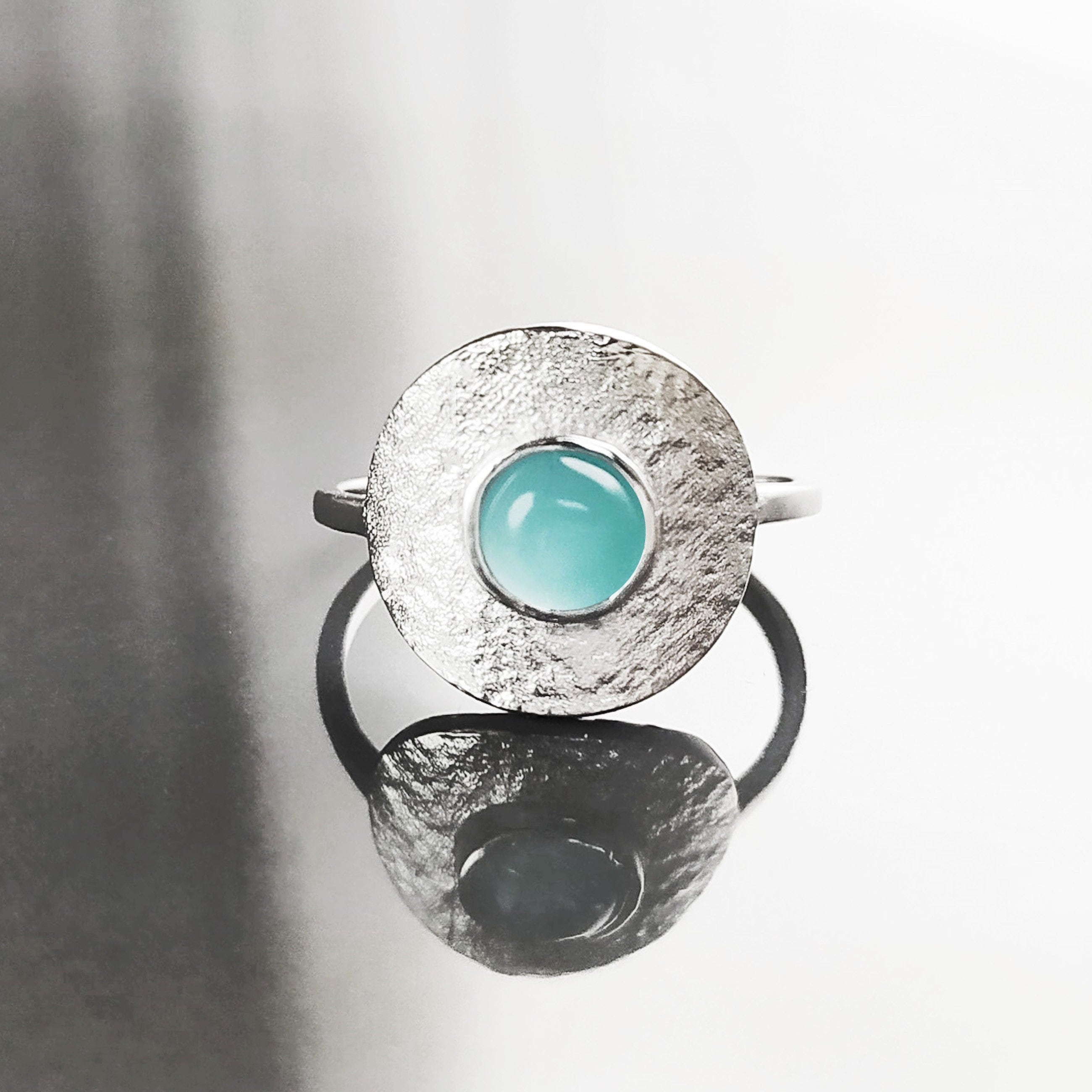 Turquoise Amazonite Ring, Sterling Silver, Geometric Round Flat Hammered Disc, Blue Green Cabochon Stone, Dainty Modern Minimalist Jewelry