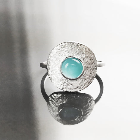 Turquoise Amazonite Ring, Sterling Silver, Geometric Round Flat Hammered Disc, Blue Green Cabochon Stone, Dainty Modern Minimalist Jewelry