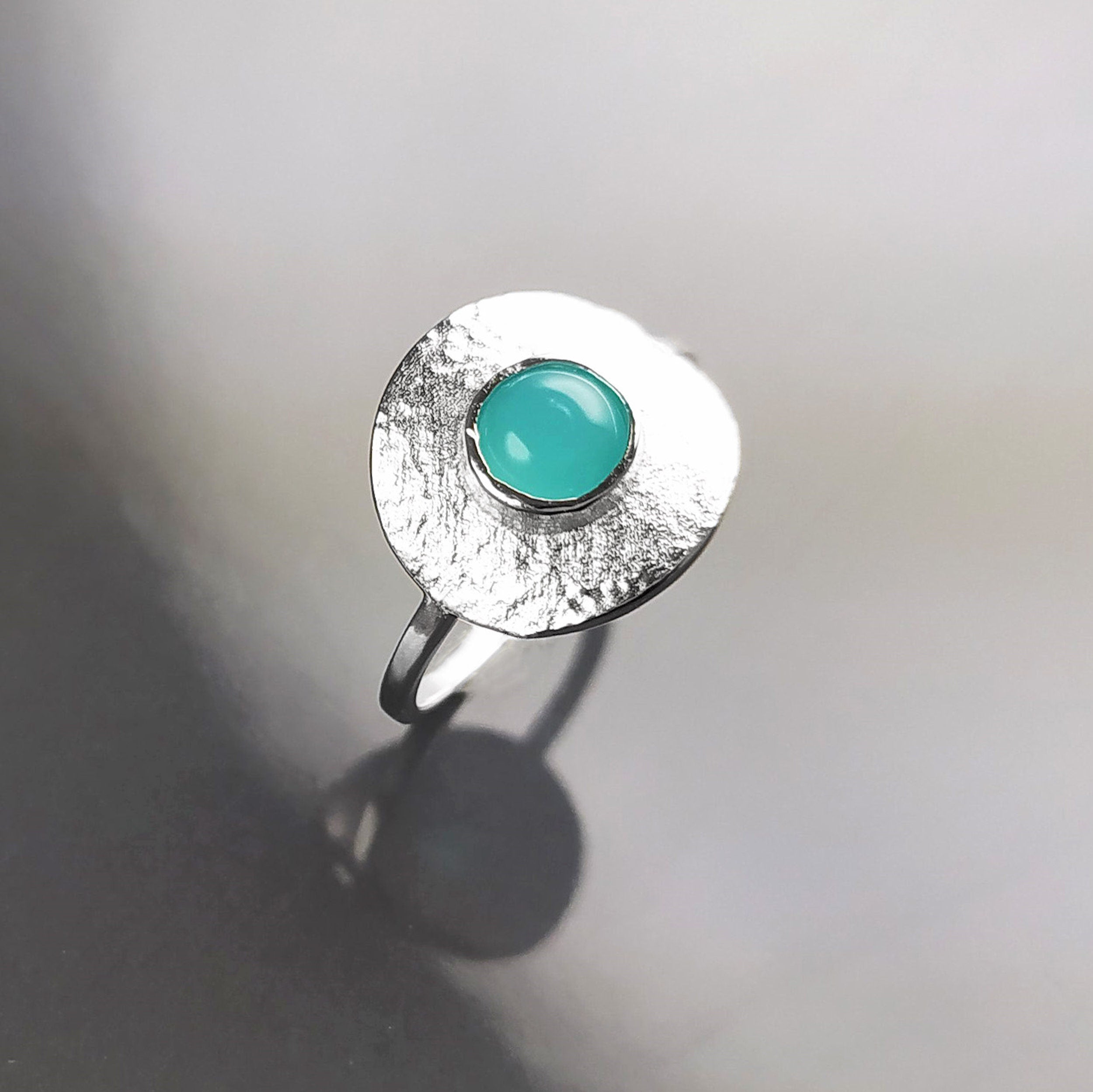 Amazonite Ring, Silver 925, Geometric Round Flat Hammered Disc, Small Blue Green Amazonite Stone, Dainty Modern Minimalist Jewelry