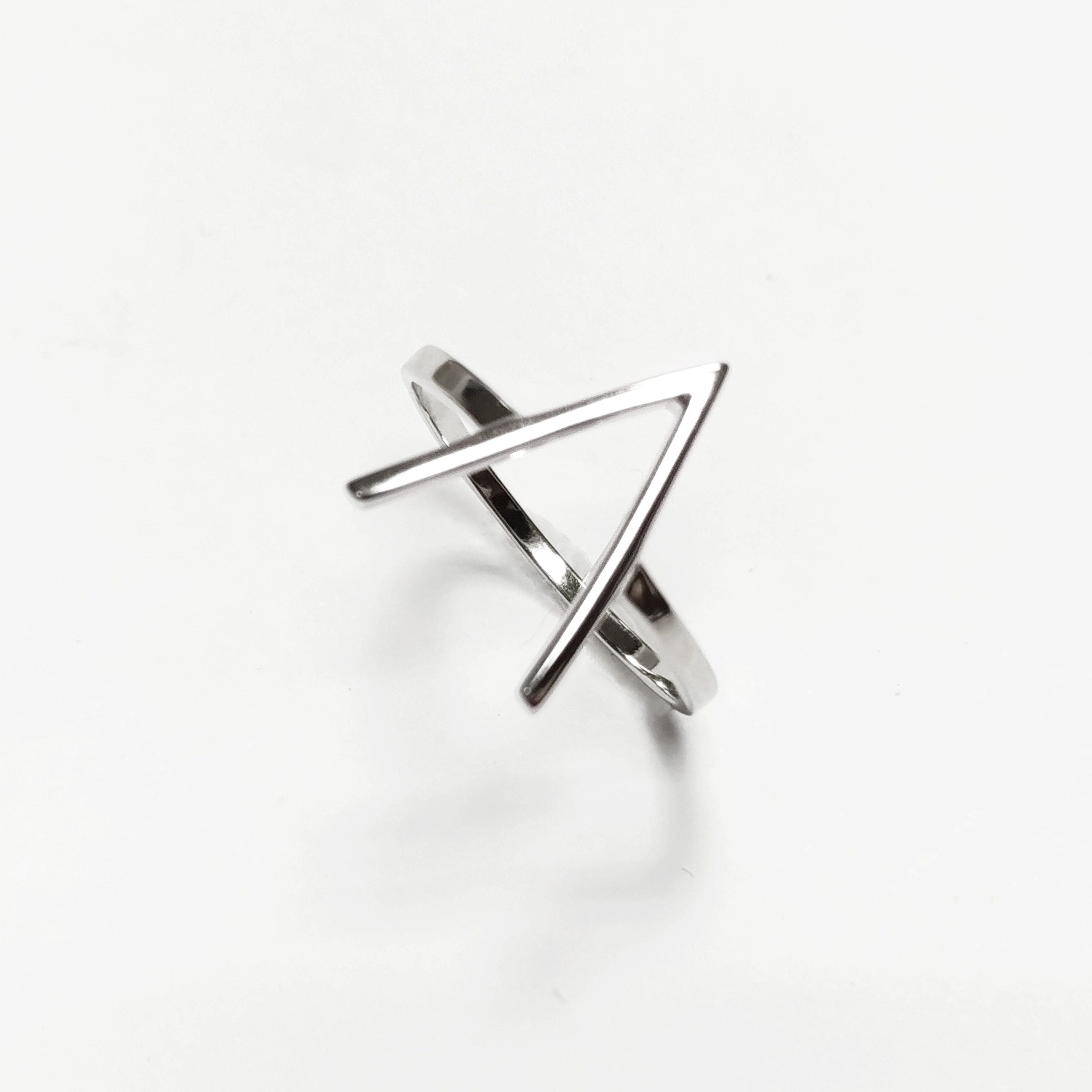 Chevron ring, Sterling Silver, Spike Ring, Modern Triangle Ring, minimalist Peak Ring, Delta Arrowhead, Arrow Point Sharp, V Ring