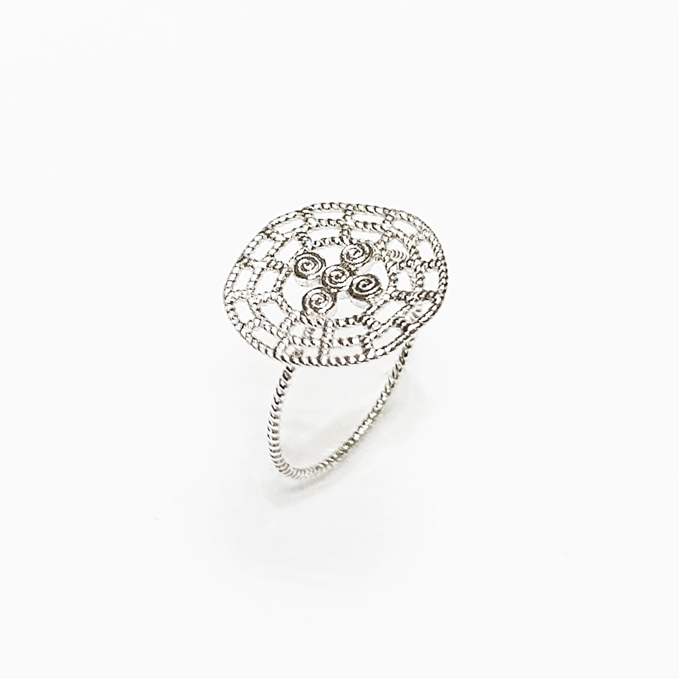 Viking ring, sterling silver, targe shield symbol of strength and resistance of the Skjaldmö: the shield warrior women