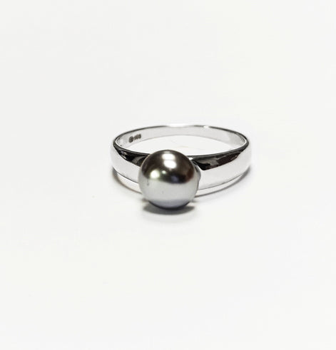 Black Pearl Solitaire Ring • Sterling Silver • Minimalist Contemporary Shell Pearl Jewelry for Women • Perfect for Daily Elegance or Gift