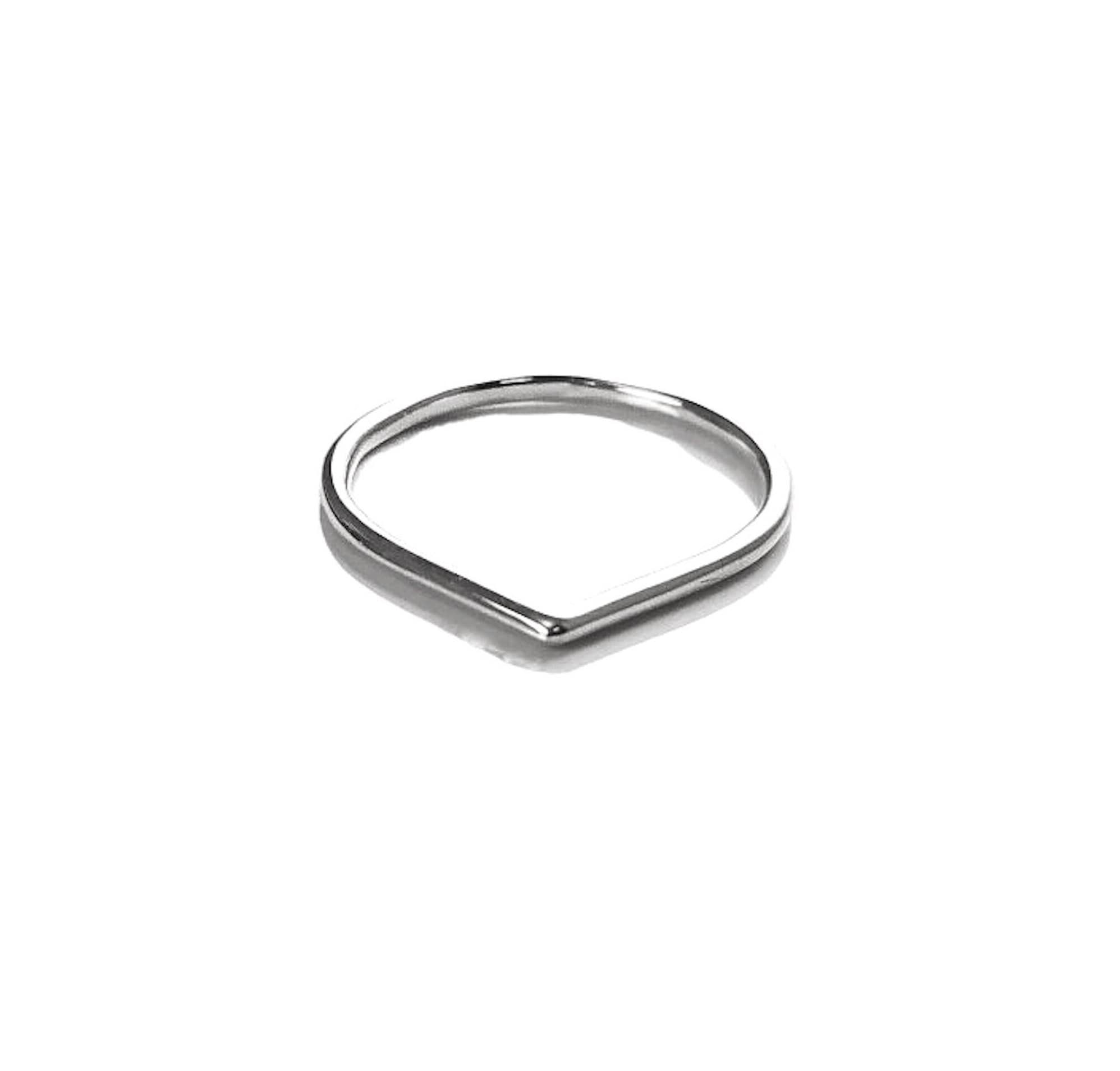 Chevron ring, sterling silver, Thorn pointy ring, V Band Ring, Spike Ring, Pick Ring, Stackable Peak Modern Minimalist Ring