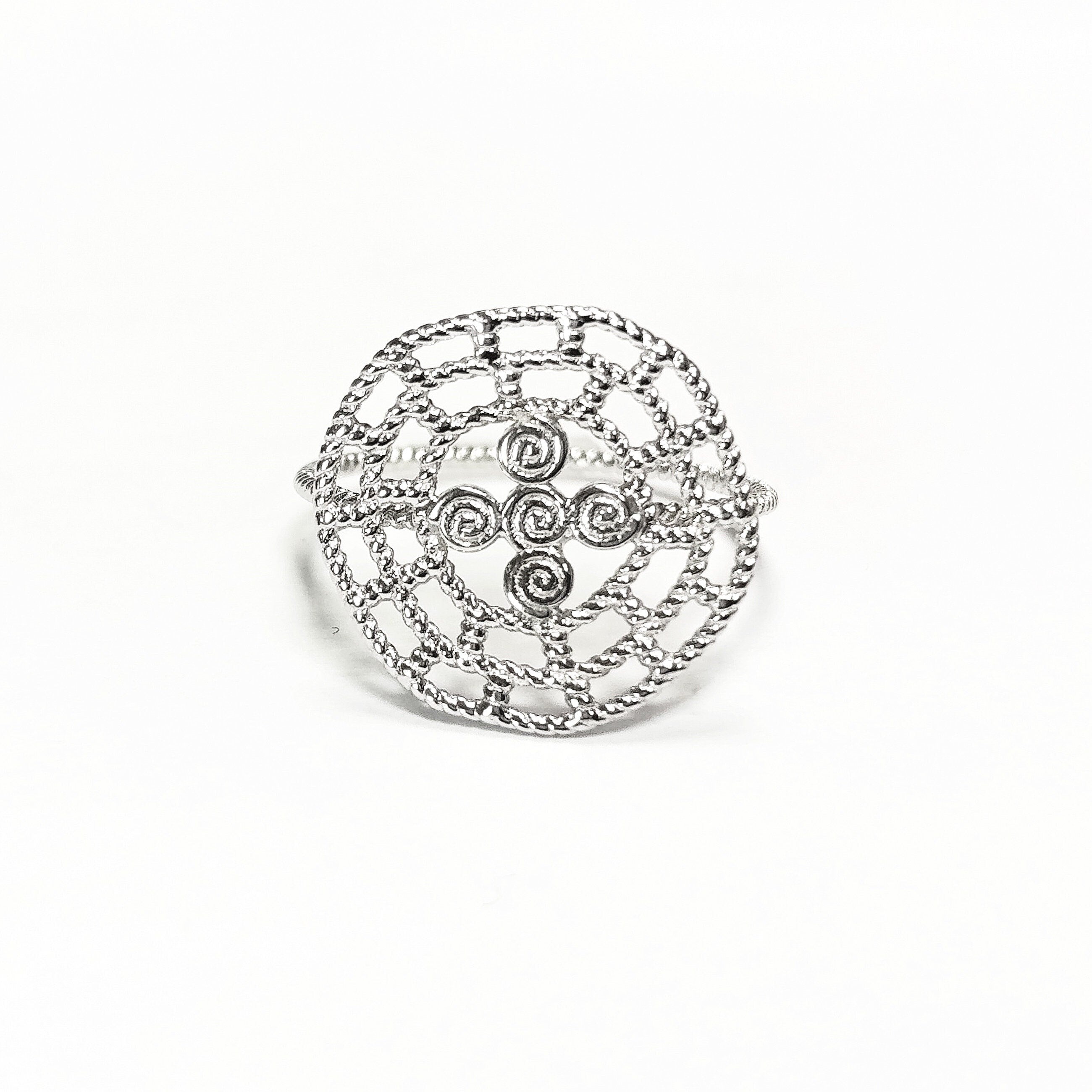 Viking ring, sterling silver, targe shield symbol of strength and resistance of the Skjaldmö: the shield warrior women